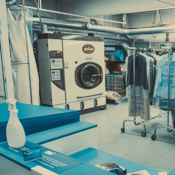 Epoxy flooring for industrial laundries by Epoxy Flooring Guys Melbourne, made to handle heat and chemical cleaners